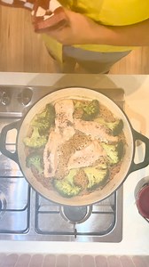 🎣🍚 Salmon and Rice Bake Magic 🎣🍚 The recipe is in the comments. ⬇️ This dinner is a total game-changer: juicy salmon, fluffy garlic-ginger rice, and broccoli—all baked together in one pan. Zero stress, zero mess, and max flavour! 🍽️✨ This recipe saves me on busy nights when I want something nutritious but effortless. It’s fancy without the fuss, and everyone always comes back for seconds. 😍 ✅ One pan ✅ Healthy & satisfying ✅ 40-minute dinner ✅ Family-friendly Add this to your weeknight rot