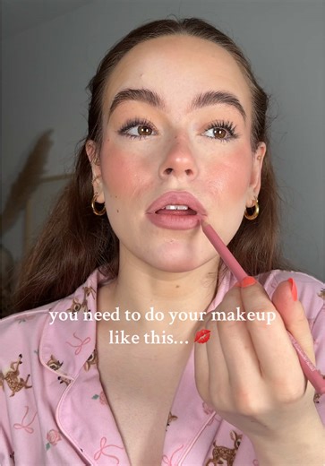 Step-by-Step Makeup Guide for Pale Glam Looks