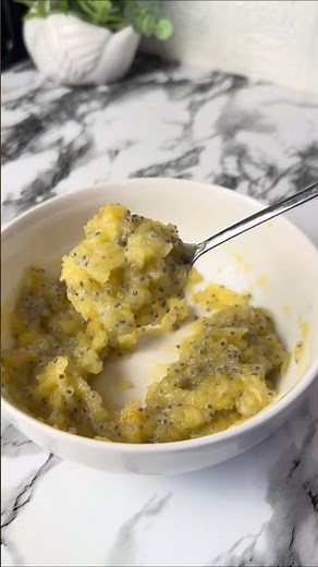 Healthy Snack Hack: Applesauce & Chia Seeds