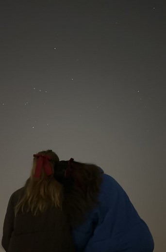 ‏explaining the offside rule to her