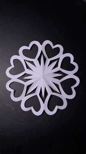 How to make paper snowflake for Christmas decorations #snowflakes #christmas #papercraft r