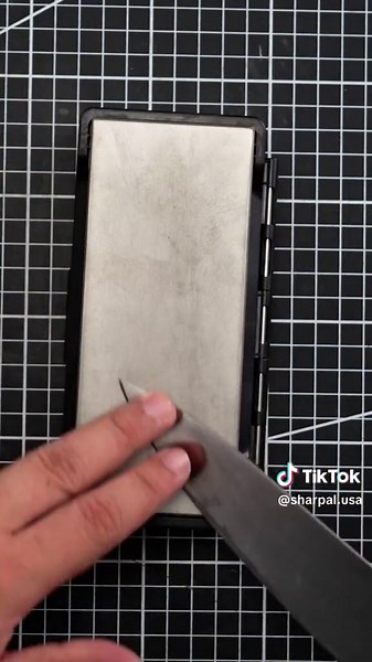 One side for quick sharpening, one for perfect honing—SHARPAL 156N Diamond Sharpening Stone has it all covered!👍🔪💎 #SHARPAL #SHARPALknifesharpener #SHARPAL156N #sharpener #sharpening #honing #sharpeningstone #durable #goodies #foryou #fyp