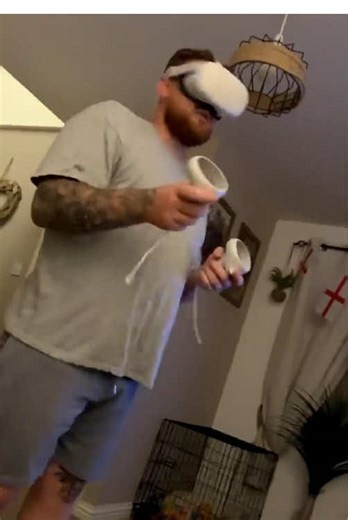When you try VR for the first time🤣#funny #fail #vr #funnyvideos #tiktok