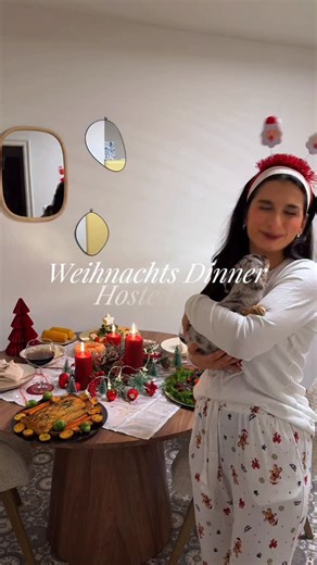 Ebru | Munich, Travel, Food on Instagram: "Weihnachtsdinner Idee🎄🫶🏼 Ich wünsche euch ein frohes Fest!!! #weihnachten #weihnachtsfeier #christmas #munich #münchen"
