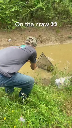 On tha CRAW #livewellbuddy #lazyjoe #crappieusa #crappiefishing #crappie #bluegill #panfishing #panfishonthefly #smithlakealabama #smithlakeliving #wheelerlake #guntersvillelake #bassfishing #bassmaster #bassmasterseliteseries #flyfishing #ViciousFishing#Humminbird#WarEagleBoats #Seaarkboats#YamahaOutboards #reaperboats #MercuryOutboards