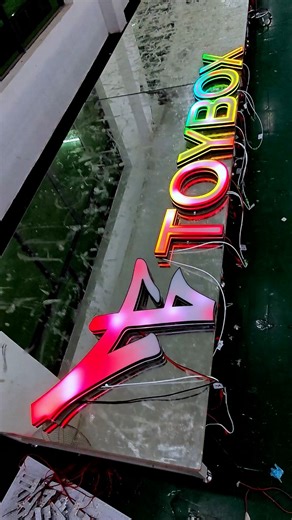 Colorful Light-Up Store Signs - The Ultimate Way to Attract Passersby #sign #signage #design #signagedesign | JLBledsigns