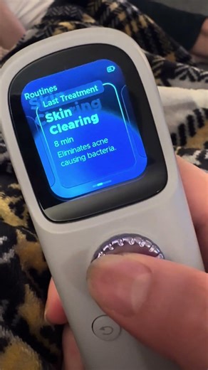 My favorite part of my Night time routine #shark #sharkcyroglow #ledmask #redlighttherapy #nighttime