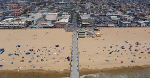 Lightning storms close many beaches in Los Angeles, Orange Counties