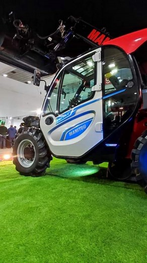 🚜⚡Let's meet.. The first Manitou #ElectricTelehandler exclusively for #agriculture, in preview at @agribexbrussels 😍 - 🇨🇵 Découvrez le premier chariot télescopique Manitou #agricole 100% #electrique en preview au salon @agribexbrussels ⚡😍 #manitou #manitoutelehandler #lowemission #electricmachines #agriculture #electricagriculture | Manitou across the world