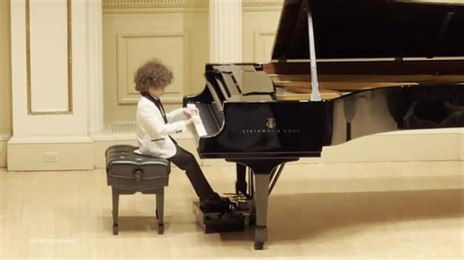 Piano prodigy makes Carnegie Hall debut in New York City at just 5 years old