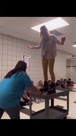 Law of Inertia Explained in 19 Seconds #viralcontent #ytshorts