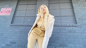 Lirik Lagu So Am I - Ava Max, Viral di TikTok: Do You Ever Feel Like a Misfit? Everything Inside - Tribunnews.com