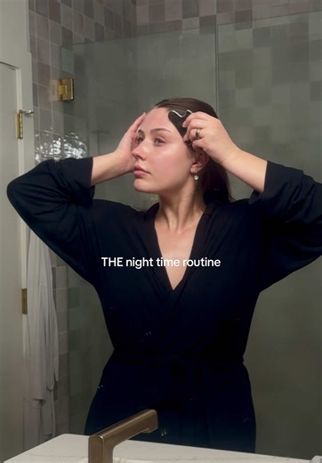 Night time routine to help you romanticize your nights and get better sleep! #nighttimeroutine #windingdown #everythingshower #everythingshowerroutine #beforebed