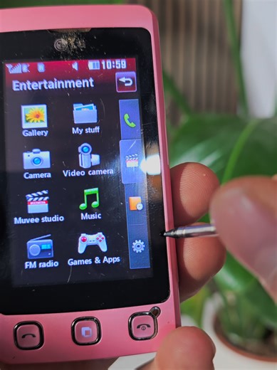 LG Cookie (KP500) Affordable touchscreen from 2008. Remember the little stylus #2000snostalgia #2000sthrowback #lg #lgcookie #thatringtoneguy
