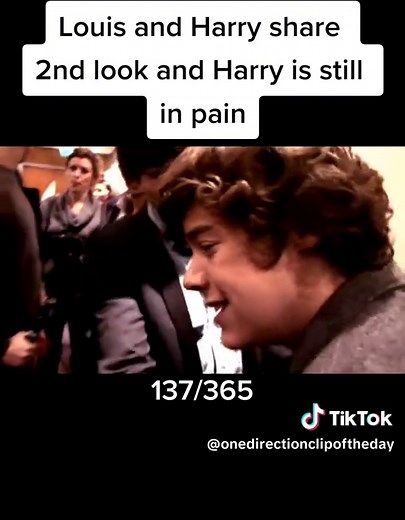 One Direction Members Change Outfits: Louis and Harry in Pain