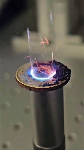 Rusty coins can be cleaned with this machine #shorts