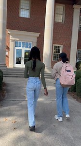 On the 7th day until Christmas our students want to see, 7 library resources! The Pitt Community College Library is open not only to our students, but to the public! 📚💻 #pittcc #library Learn more about the PCC Library at https://brnw.ch/21wPvJa | Pitt Community College