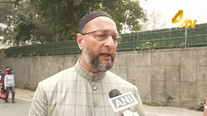 29K views · 1.7K reactions | Can someone commit suicide from a height of 4ft? This was not suicide but murder and police official should be arrested, AIMIM President Asaduddin Owaisi | 4tv Entertainment & News Channel | Facebook