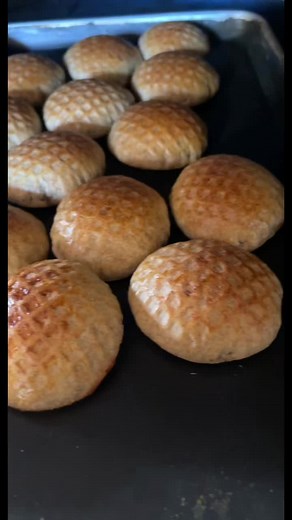 Delicious Homemade Bread Rolls Recipe with Sticky Filling
