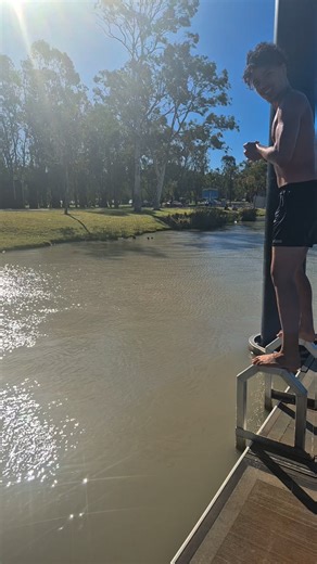 James Anthony Kingi on Instagram: "Whos keen on a manu comp💣In the bridge whanau what yous rekon? #fyp #manu #swimming #murrayriver #fun #goodafternoon"