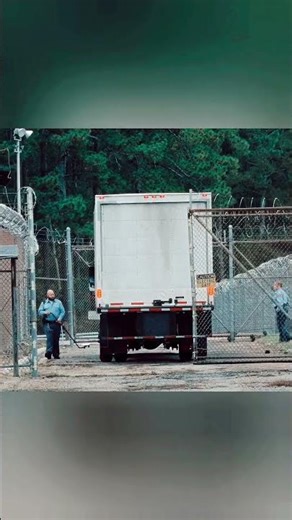 This prisoner used his brain to escape from jail. #shorts