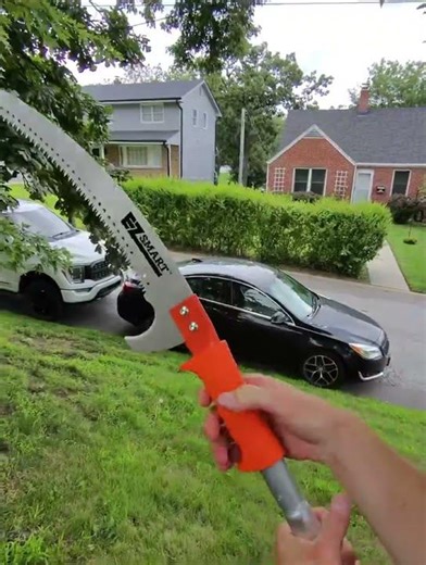 Cutting through branches, not your budget. Hand saw?✅ Pole saw?✅ Extension Pole Saw?✅ All in one!🛠️