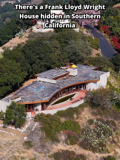 You’ve Probably Never Heard of This Frank Lloyd Wright House in LA High in the San Gabriel Mountains above Los Angeles sits the Wilbur C. Pearce House, a rare Frank Lloyd Wright Usonian hemicycle home designed in the early 1950s. Curved, sun-oriented, and deeply connected to its landscape, the house is now beginning a careful restoration. A quiet example of one of Wright’s lesser-known homes waiting to be rediscovered. #california #frankllyodwright #losangeles #architecture #Usonian #house