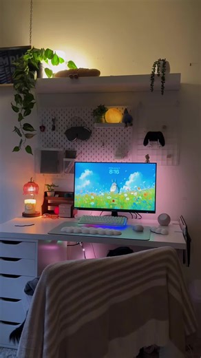 This and a new cozy game drop>>>>✨ #cozygamingsetup #desksetupaesthetic #cozygamergirl