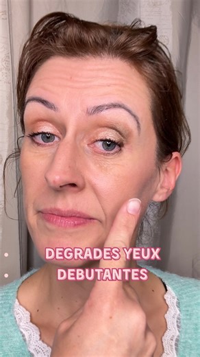 Aujourd’hui, je te montre comment faire un dégradé sur les yeux avec seulement deux fards liquides. Pas besoin de technique compliquée, pas besoin de pinceaux spéciaux. Juste deux couleurs, un geste simple, et un résultat net. Ce tuto est pensé pour celles qui n’ont pas le temps, qui veulent être prêtes en quelques minutes avant de partir. Pour celles qui débutent et qui veulent se sentir belles sans se prendre la tête. Pour les femmes pressées qui veulent quand même prendre soin d’elles. Regard