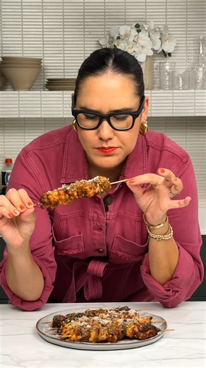 Crispy, juicy chicken skewers without the oil splatter or burnt bits. With the Panasonic NN-CD88 34L 4-in-1 Air Fry Convection Microwave Oven, you get even cooking right through the centre, golden edges on all sides and less mess to clean up. Grab the recipe and expert tips from Marion Grasby Marion Grasby: bit.ly/3ZqdIkH | Panasonic Australia