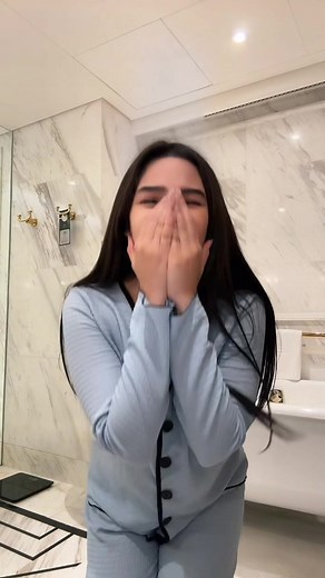 Devil Halloween Costume Tutorial: Fake Blood & Body Effects