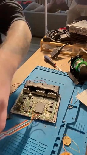 143K views · 1.4K reactions |  REPROGRAMMATION : RÉPARATION DE CALCULATEUR RENAULT MEGANE 2 APRÈS ÉCRITURE DE FICHIER ERRONÉ... | Legend Park Business | Facebook