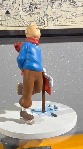 Leblon, Tintin patins, 2003, 20cm,BC, VENDU 😅👌 D'autres belles pièces sont encore disponibles dans notre boutique BULGROZ du Passage Wellington à Waterloo www.jeanmichel.net | Jean michel.net