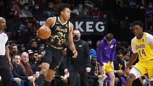 《多伦多猛龙》【球星】猛龙超级新秀巴恩斯 31 17 6对飙詹姆斯