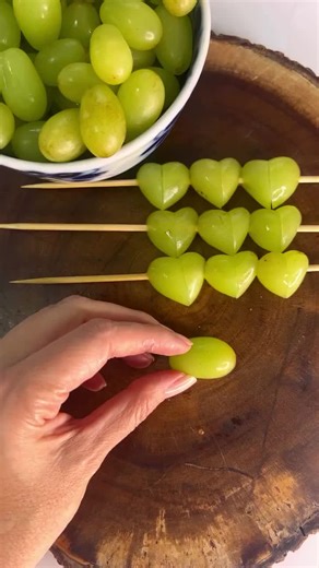 How to Make Heart-Shaped Grapes