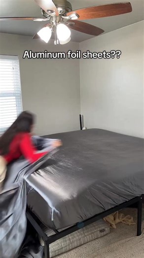 Sleep better with these silky satin sheets ✨ Soft, cool, and wrinkle-free for ultimate comfort. Gentle on skin and hair, giving you that smooth morning glow while keeping your bed looking luxurious every night 🌙 Link in bio & follow for more 💫 #bedroomstyle #homecomfort #satin #amazonfinds #sleepbetter #bedroomdecor #cozyvibes | easyazdeals