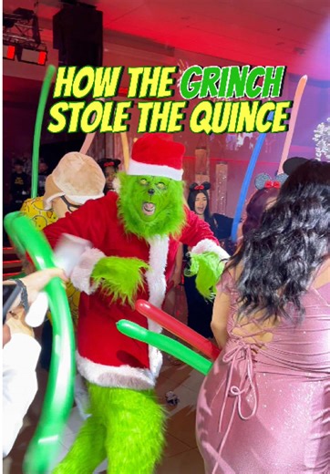 How the Grinch stole the Quince! 🎄🎁✨ When your Quinceañera has an uninvited green guest 💚 #grinch #grinchlatino #comedy #grinchstolequince #viralvideo @Palacio Real Reception Hall @CUBIX SQUAD