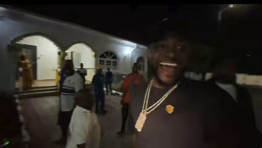 “Before Governor Adeleke became governor, the att@cks were so much, they tried to arr£st him, they tried to *** him, there was nothing they didn’t try, he use to come here to sleep while waiting to be governor, that’s the house he use to sleep because once you’re in Yeye’s house, you’re 💯 percent safe” - Davido telling Davrel about how life use to be for Governor Adeleke🥹