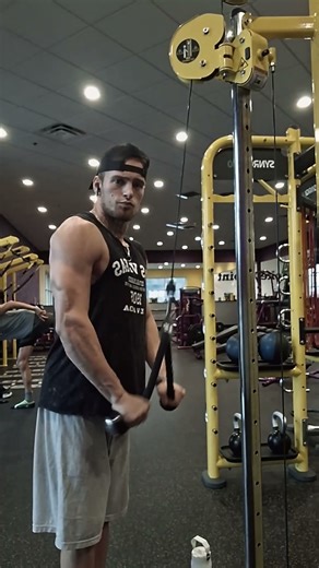 Rope Tricep Pushdowns💪 | Clean Lockouts, Sharp Definition, Real Strength 🔥 #gym #fitness #motivation