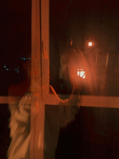 Maria Raymers on Instagram: "At night / BTS at the end Which one is your favourite?/Яке фото сподобалось найбільше? Lights I used: Zhiyun Cinepeer C100 x Zhiyun Fiveray M20C"