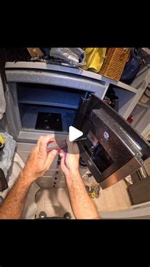 Vault Cracker on Instagram: "Part 2: fresh installation dormakaba 700 safe lock after I drilled the safe open. #fresh #installation #dormakaba #700 #safelock"