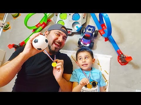 EVDE OYUNCAK PARKURU! | Kaleci araba-halka atma-hotwheels