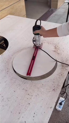 Efficiently cutting of plywood using Router