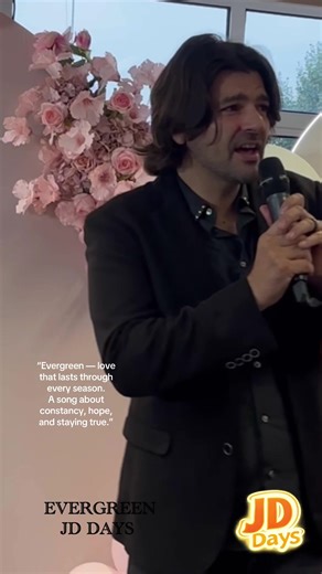 “Evergreen — love that lasts through every season. A song about constancy, hope, and staying true.” An intimate moment captured live — reflecting on love that endures, even as the world changes. Part of the wider Your World of Love project, sharing songs of connection, warmth, and humanity. 🎶 Original song & performance 🎥 Independent live recording 🌍 Music that stays evergreen #Evergreen #JD_Days #LiveMusic #OriginalMusic #YourWorldOfLove