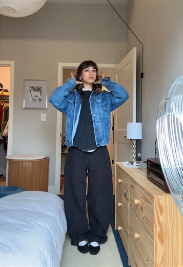 Alyssa Lee (@tatbug_)’s videos with Ageispolis - Aphex Twin