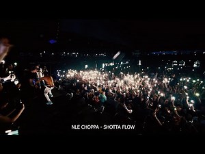 WHEN THE CROWD KNOWS ALL THE LYRICS - (LIT CROWD)