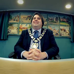 How do you impress a mayor? Lollies and lager should do the trick. | Taskmaster