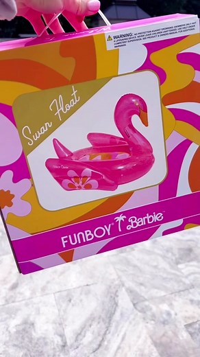 #gifted floats from @FUNBOY to finish the summer off right! #sponsored #funboy #funboyfloats #labordayweekend #pool #pooldays #summer #endofsummer #funboyxbarbie