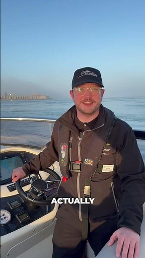 The fort that protects the Solent: Hurst Castle