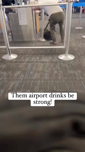 How is he going to get on the plane 🤣🤣 . . . #jet2holiday #funnyvídeos #explorepageًً #comedyreels #funnyvídeos #explorepage #afv | Ahmed Sadi